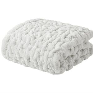 Luxurious Light Grey Textured Blanket NEW